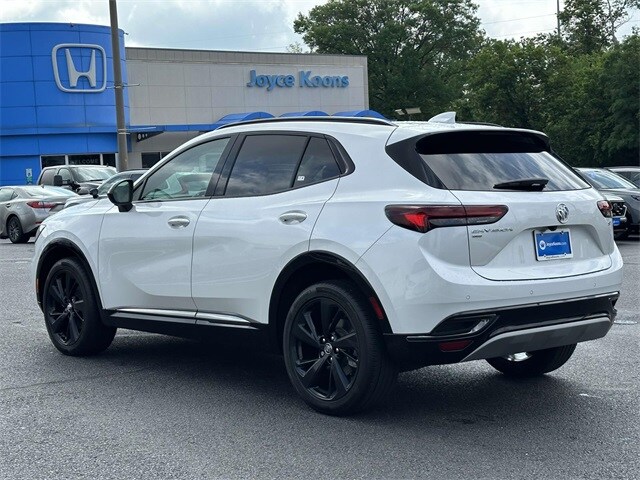 2023 Buick Envision Essence photo 3
