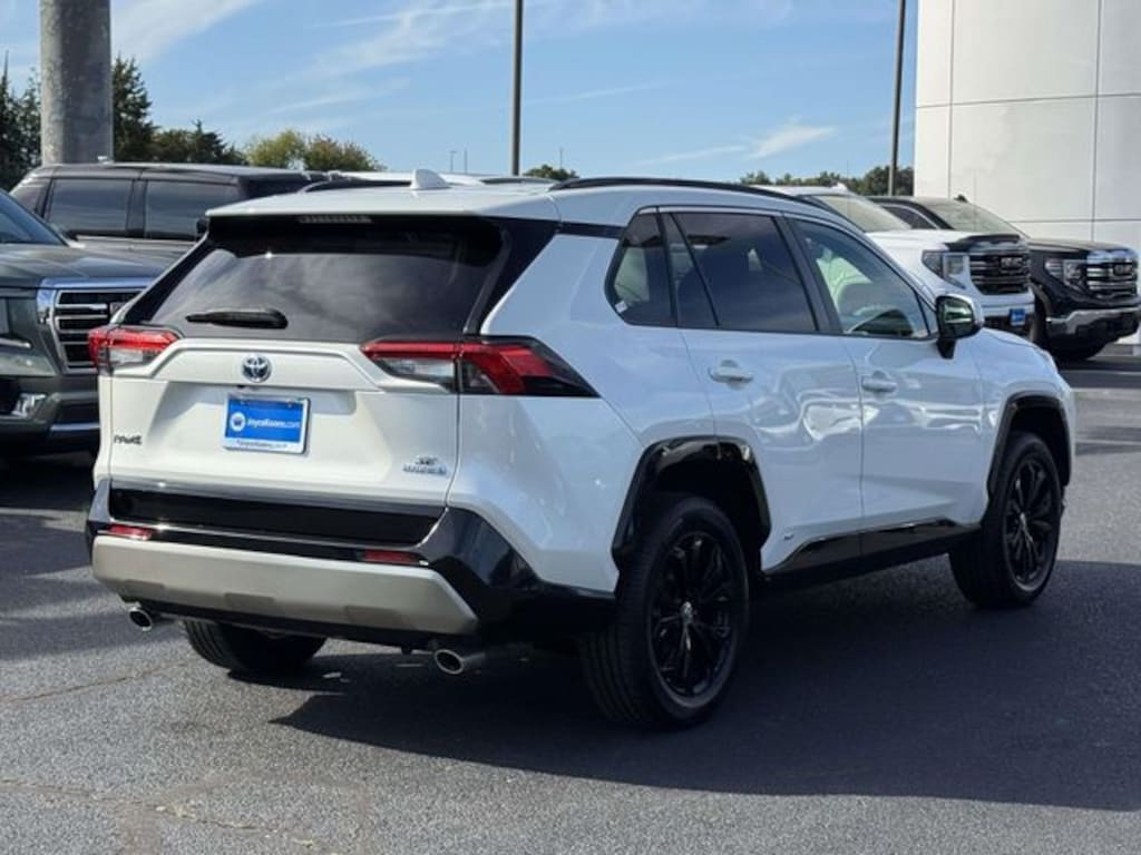 Used 2022 Toyota RAV4 Hybrid SE SUV