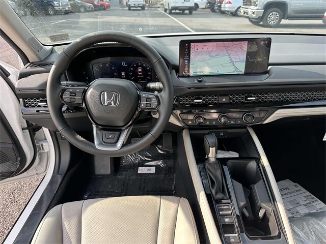 2025 Honda Accord Hybrid Touring photo 2