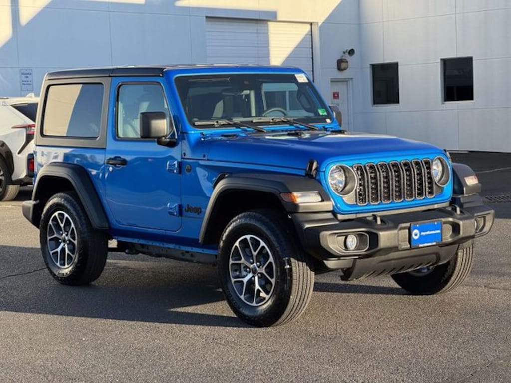 Used 2025 Jeep Wrangler Sport SUV
