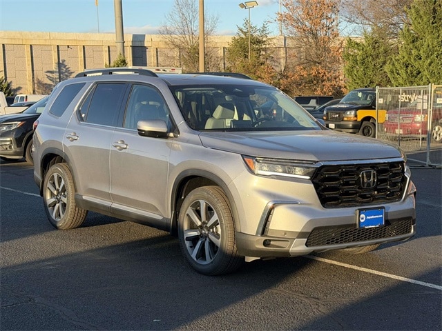2025 Honda Pilot Touring's photo
