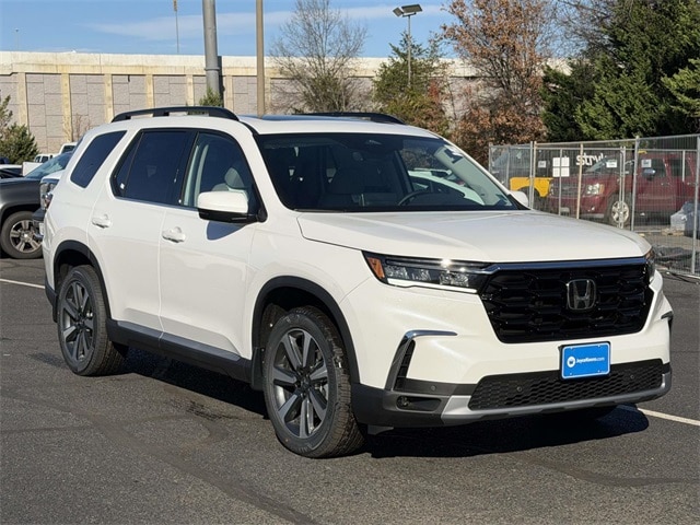 2025 Honda Pilot Touring's photo