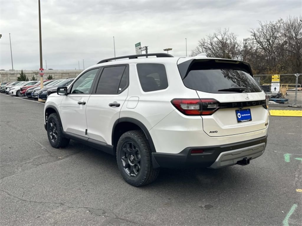 New 2025 Honda Pilot TrailSport SUV