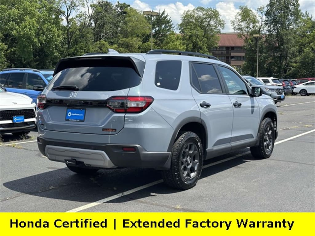 Certified 2025 Honda Pilot TrailSport SUV