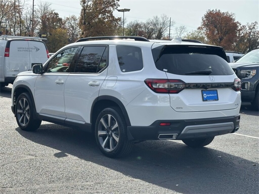 Certified 2025 Honda Pilot Elite SUV