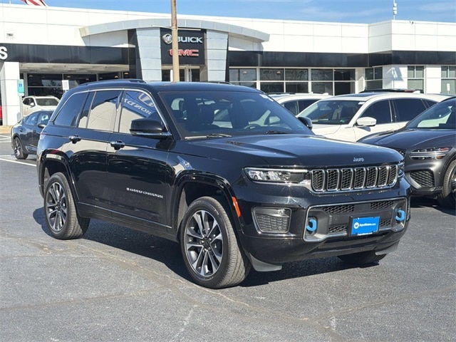 2023 Jeep Grand Cherokee Overland 4xe's photo