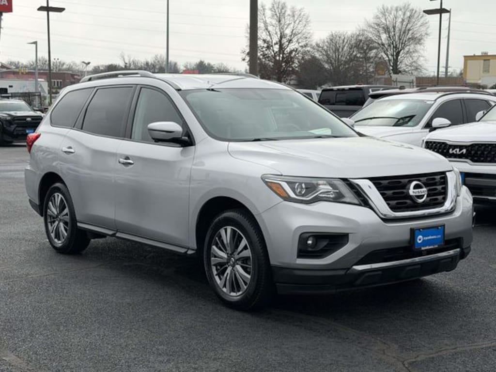 Used 2019 Nissan Pathfinder SL SUV