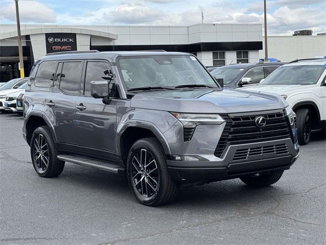 2025 Lexus GX Premium's photo