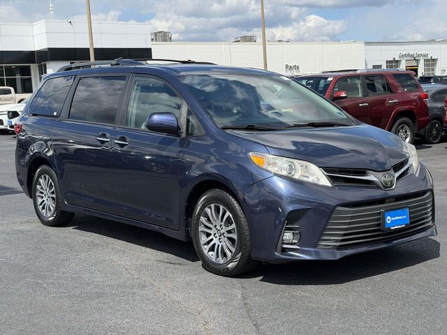 2018 Toyota Sienna XLE
