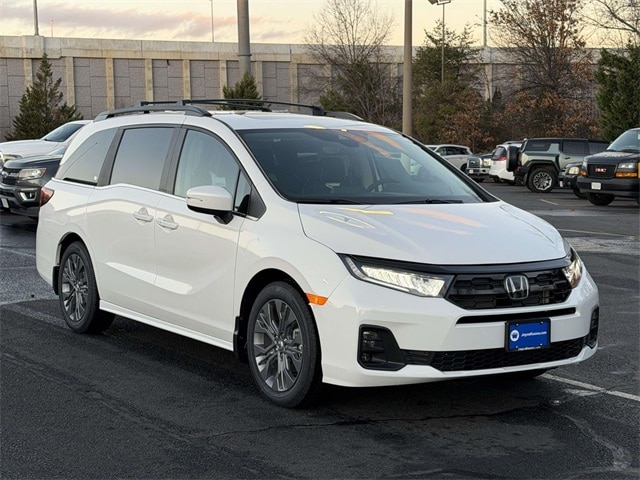 2026 Honda Odyssey Touring's photo