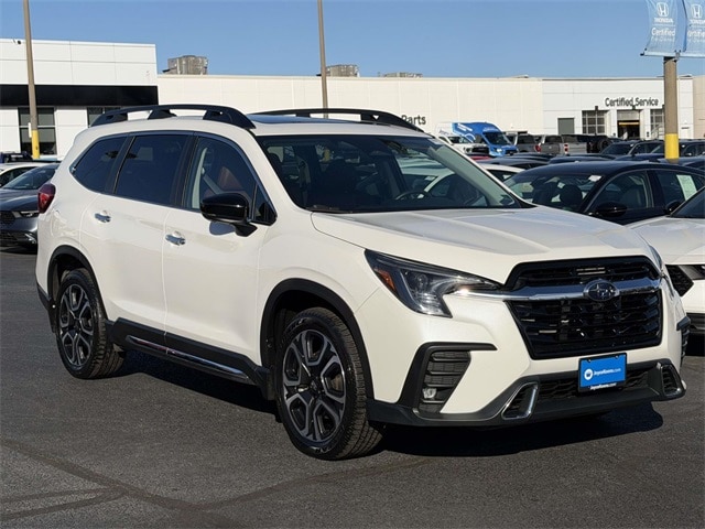 2024 Subaru Ascent Touring's photo