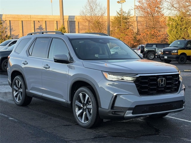 2025 Honda Pilot Touring's photo