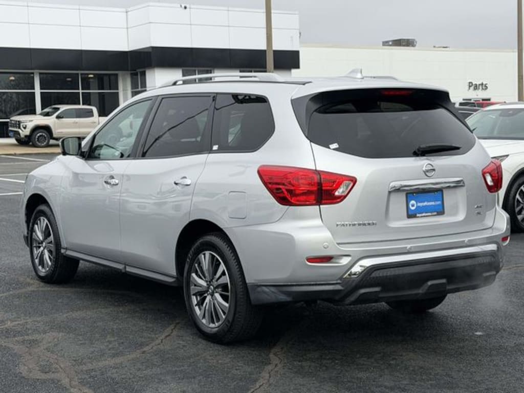 Used 2019 Nissan Pathfinder SL SUV
