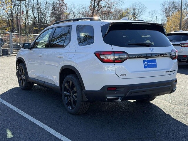 2025 Honda Pilot Black Edition photo 3