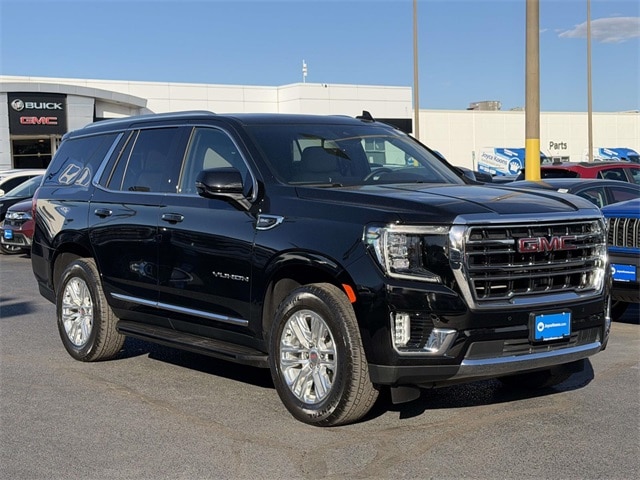 2024 GMC Yukon SLT's photo