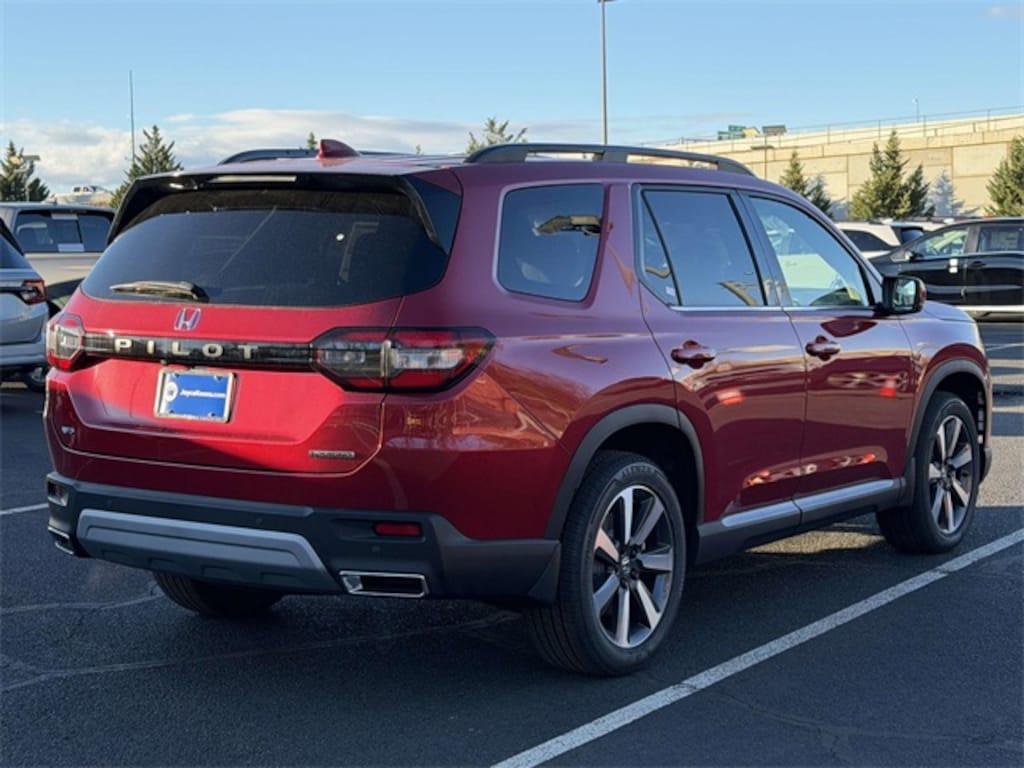 New 2025 Honda Pilot Touring SUV