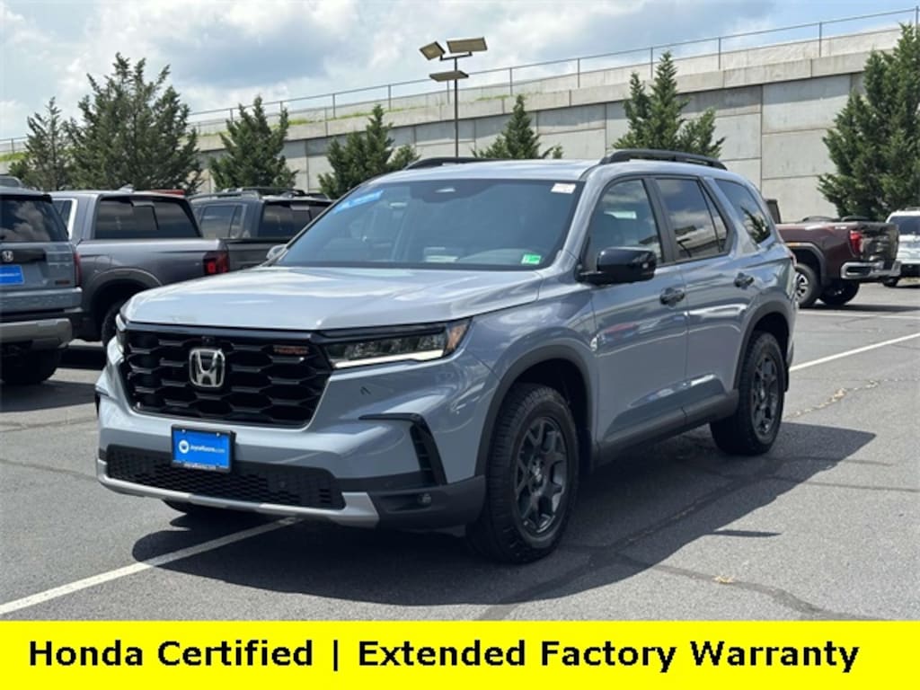 Certified 2025 Honda Pilot TrailSport SUV