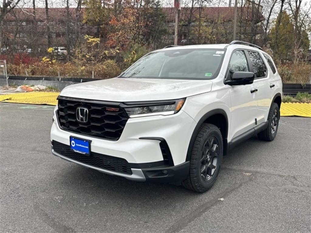 New 2025 Honda Pilot TrailSport SUV