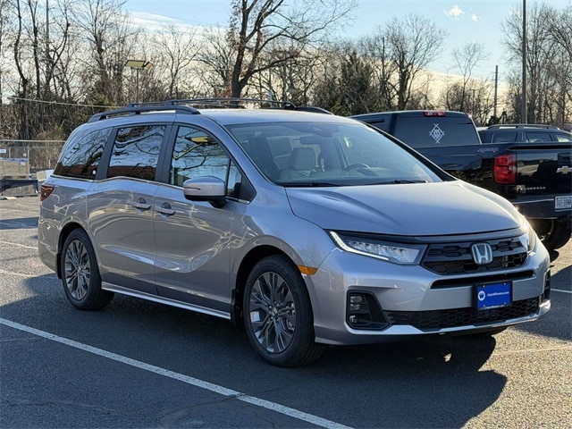 2026 Honda Odyssey Touring's photo