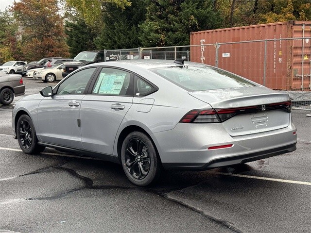 2025 Honda Accord SE photo 2