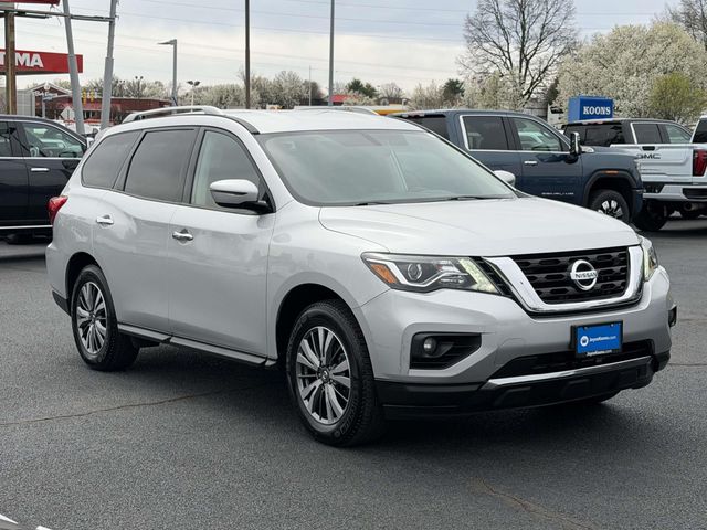 2018 Nissan Pathfinder SV