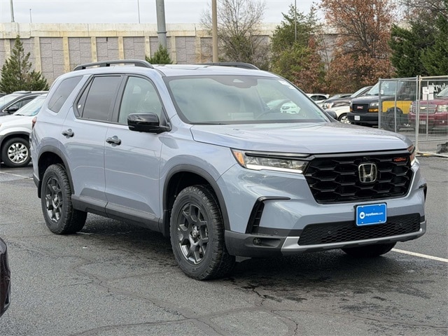 2025 Honda Pilot TrailSport's photo