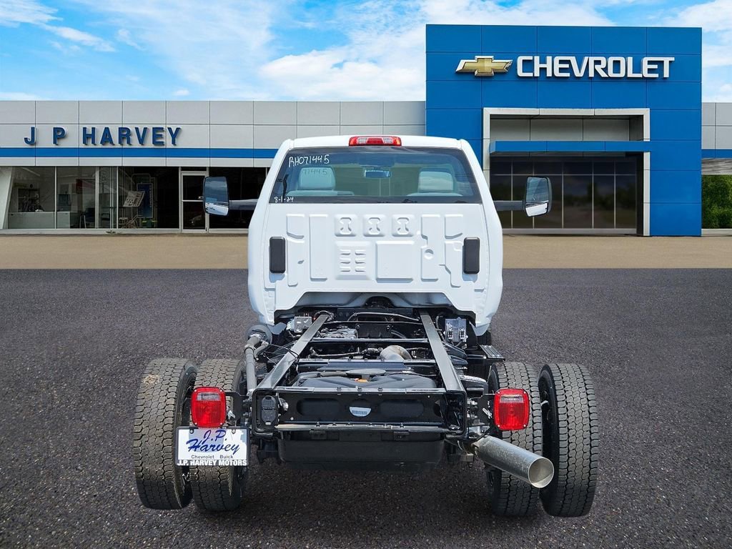 2024 Chevrolet Silverado 5500HD Work Truck photo 4