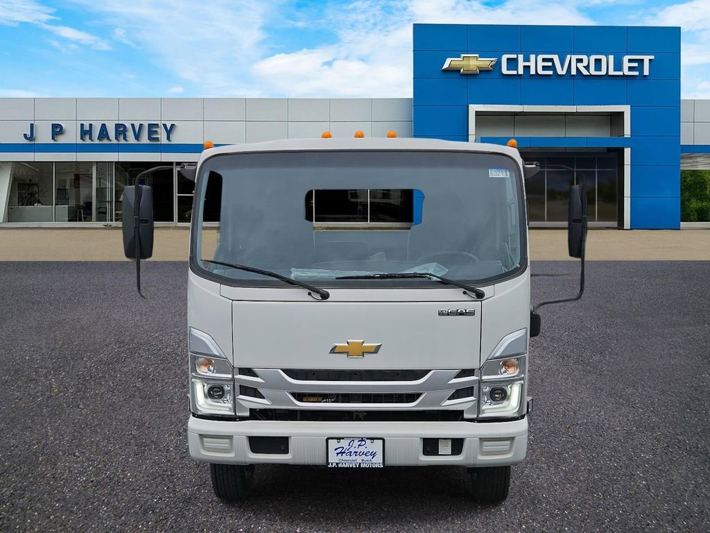2024 Chevrolet Silverado 4500HD photo 2