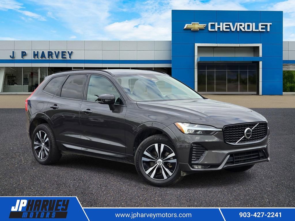 2024 Volvo XC60 B5 Core Dark Theme AWD's photo