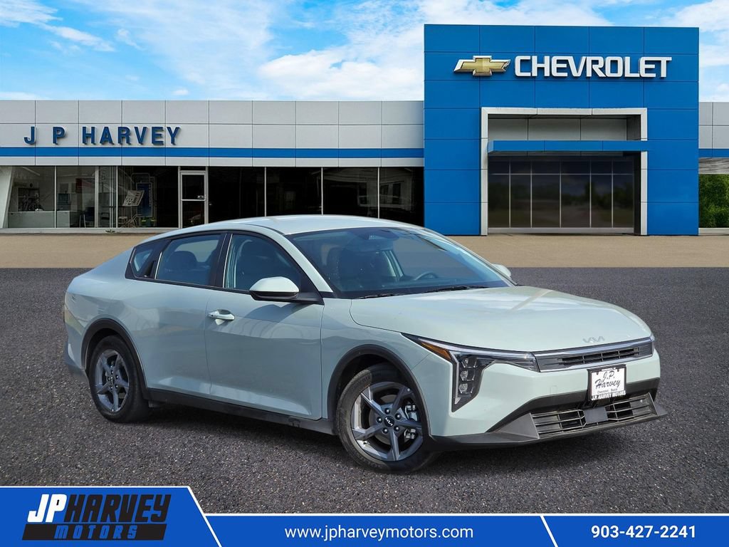 2026 Kia K4 LXS