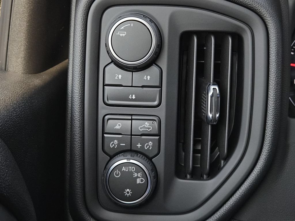 2026 Chevrolet Silverado 2500 HD Custom - Photo 15