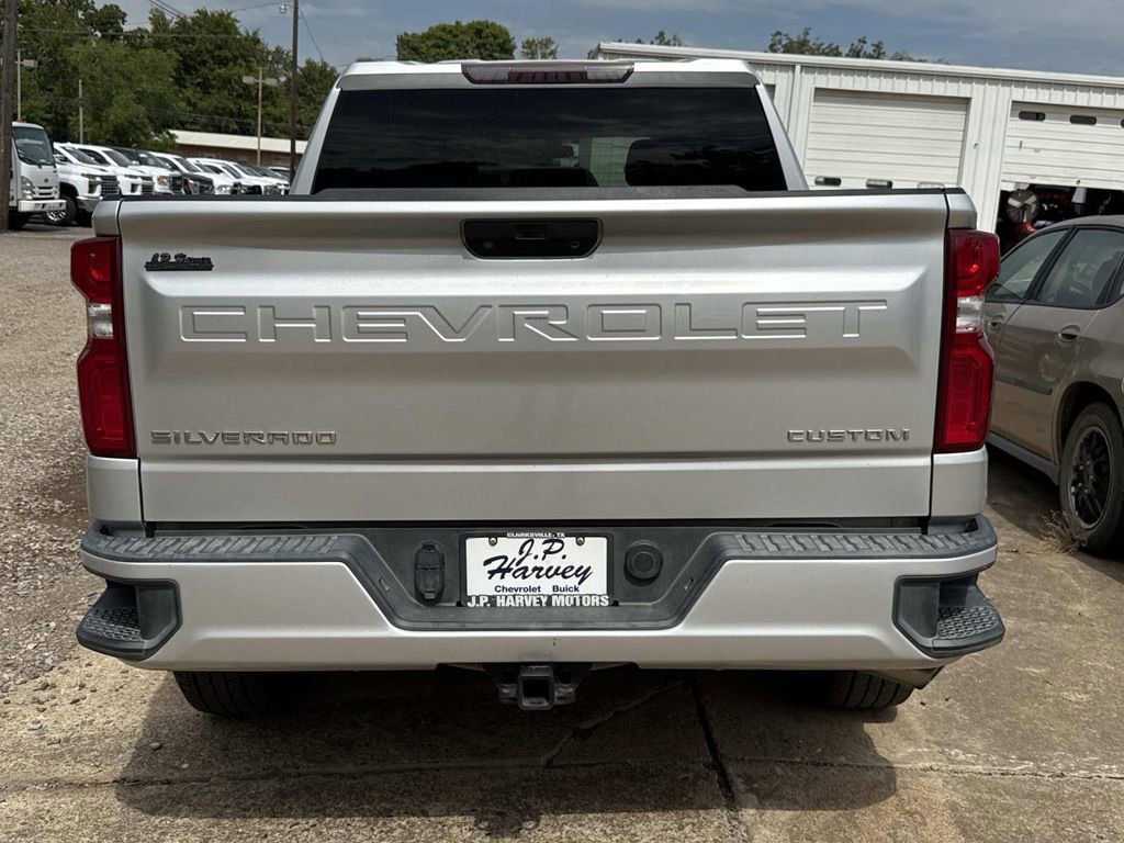 2019 Chevrolet Silverado 1500 Custom photo 3
