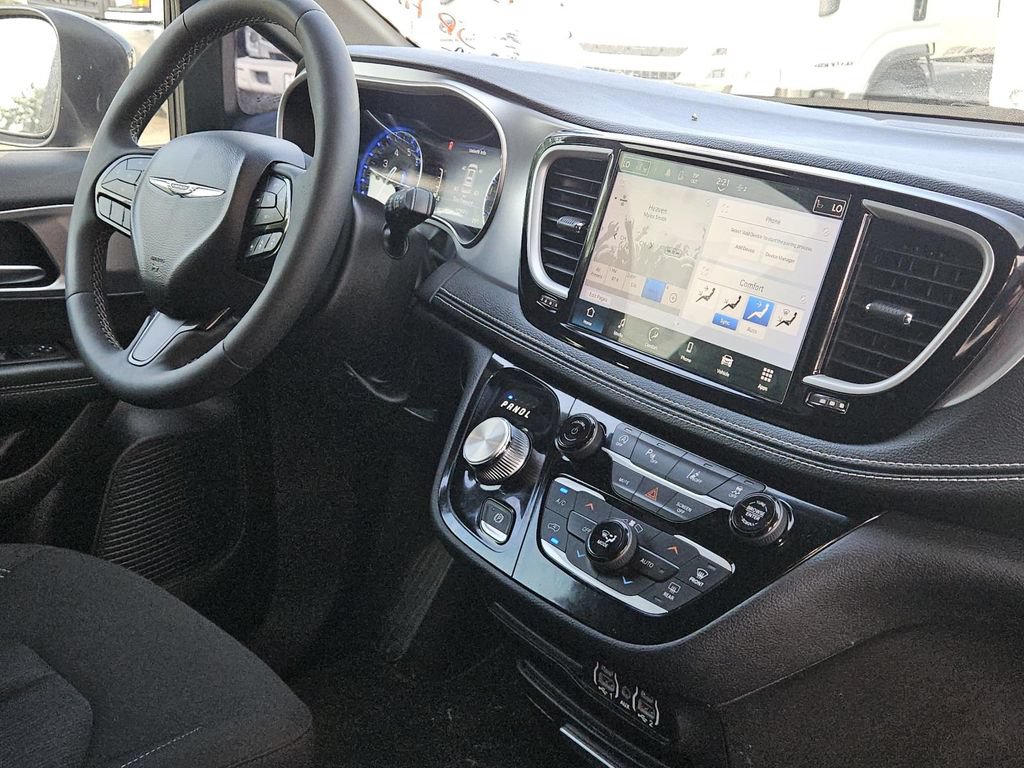 2023 Chrysler Pacifica Touring - Photo 29
