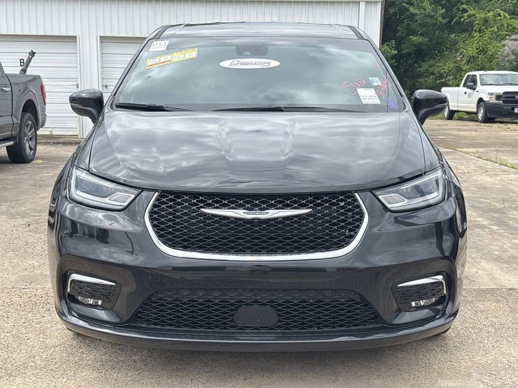 Used 2023 Chrysler Pacifica Touring with VIN 2C4RC1FG5PR555602 for sale in Clarksville, TX
