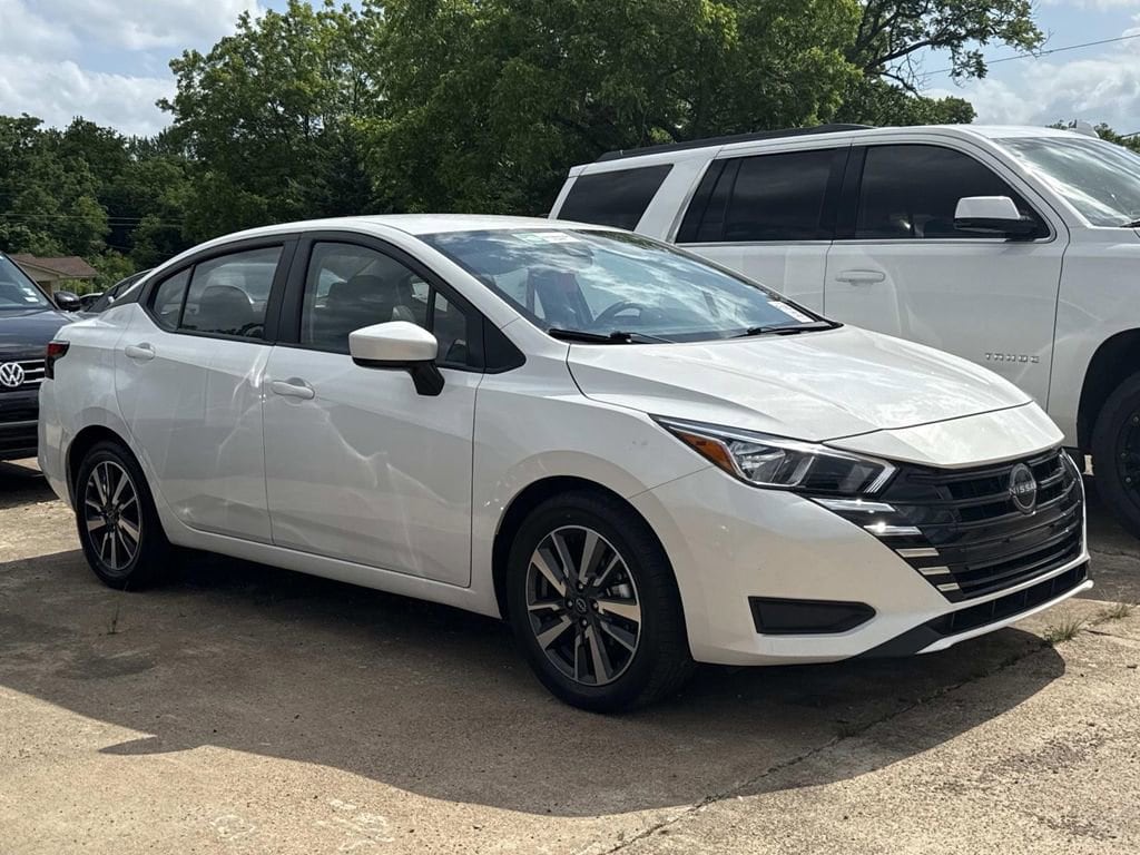 2024 Nissan Versa 1.6 SV CVT's photo