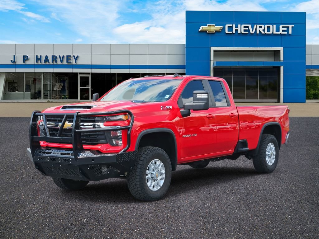 2024 Chevrolet Silverado 3500HD LT photo 3