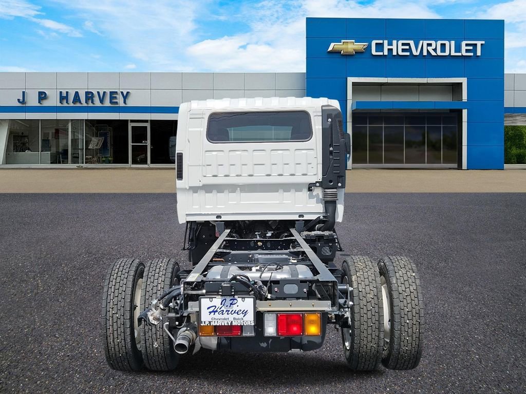 2024 Chevrolet Silverado 4500HD photo 3