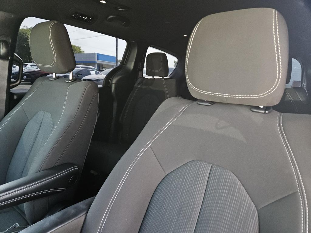 2023 Chrysler Pacifica Touring - Photo 54