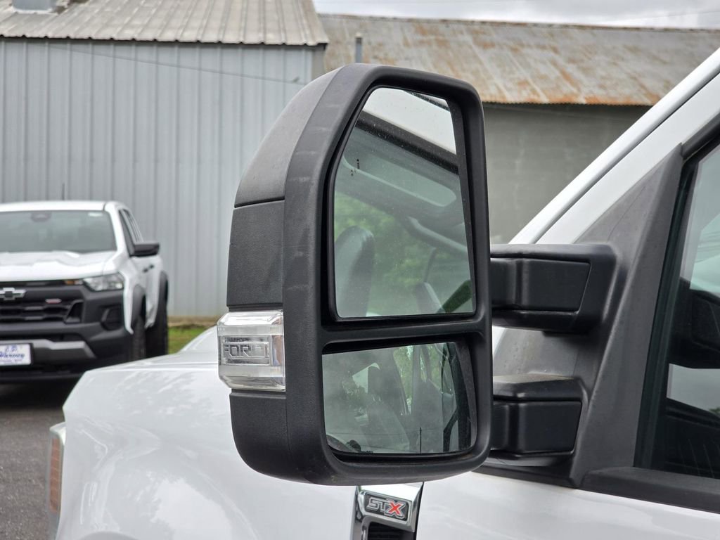2022 Ford F-350 Super Duty XL - Photo 9