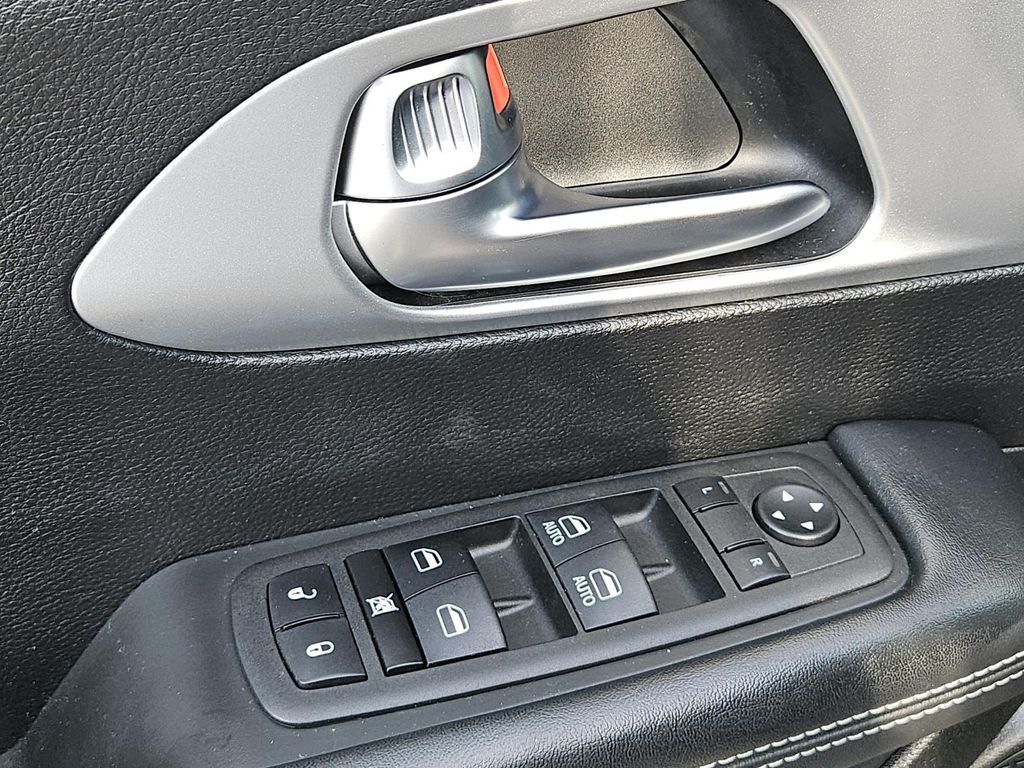2023 Chrysler Pacifica Touring - Photo 56