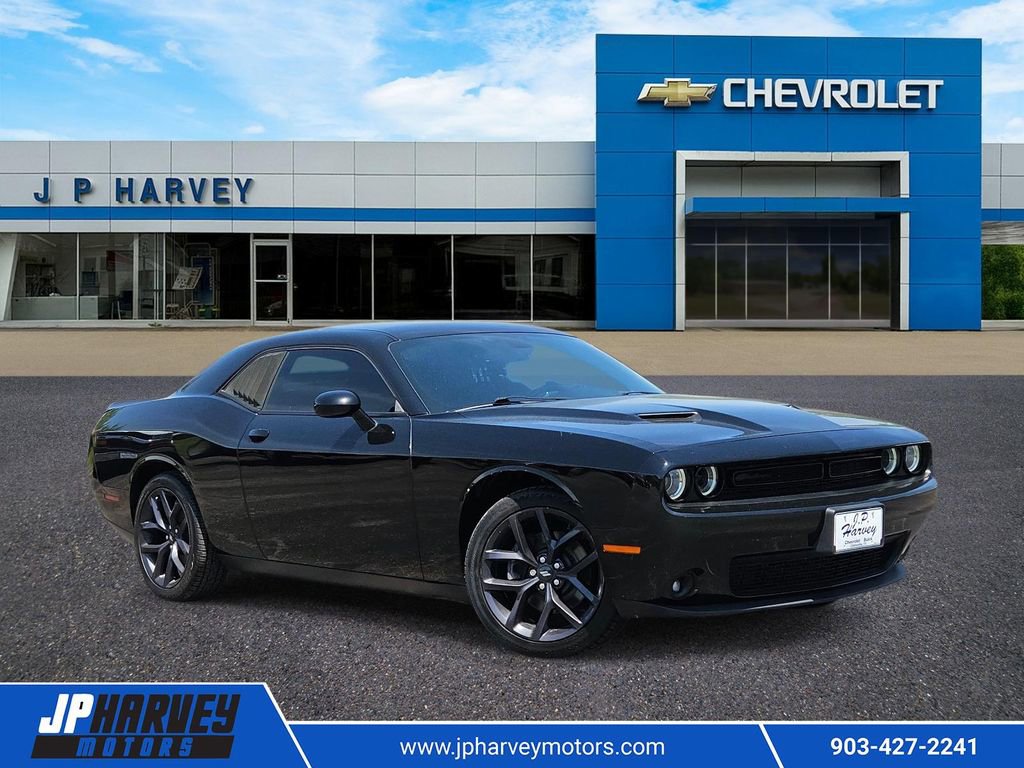 2020 Dodge Challenger SXT Auto's photo