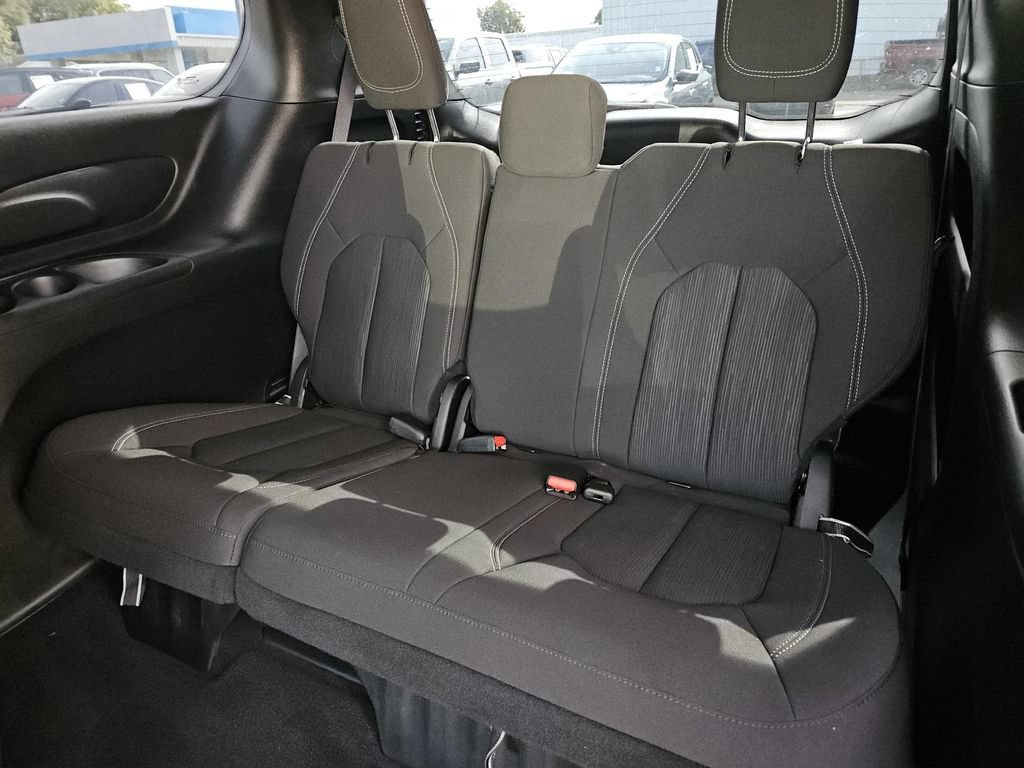 2023 Chrysler Pacifica Touring - Photo 27