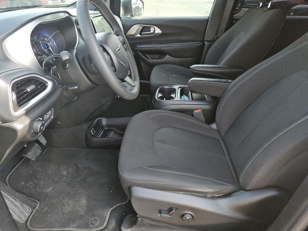 2023 Chrysler Pacifica Touring - Photo 53