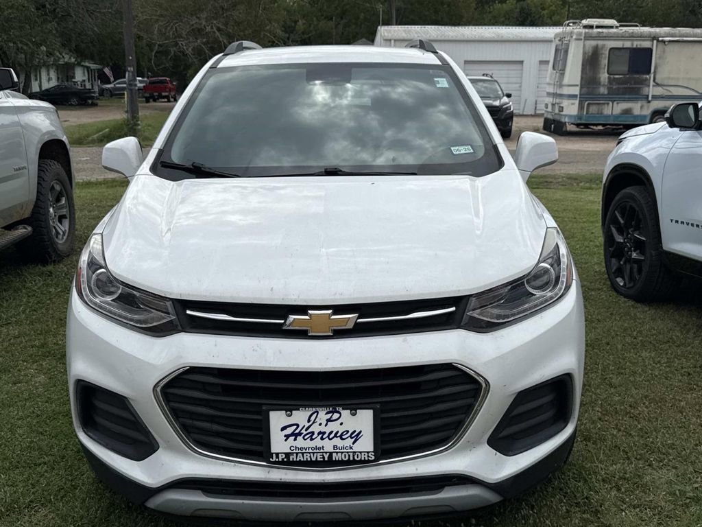 2020 Chevrolet Trax LT photo 2