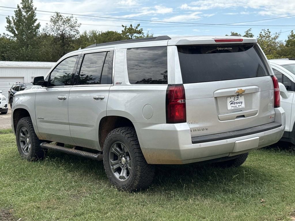 2016 Chevrolet Tahoe LT photo 3