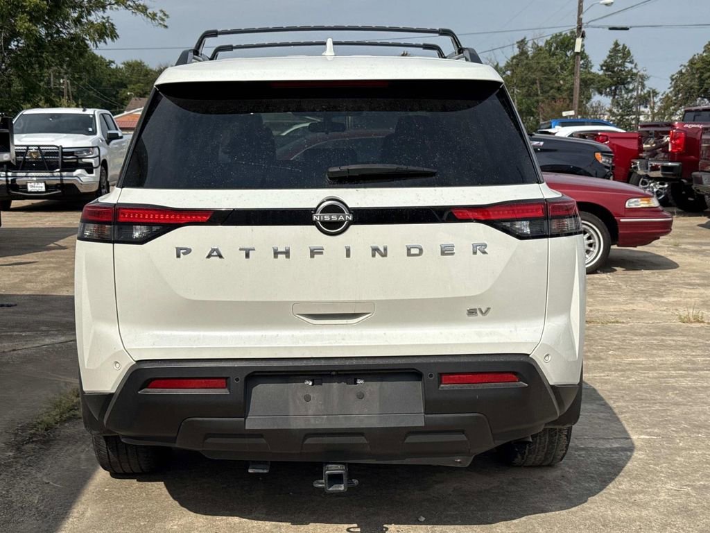 2022 Nissan Pathfinder SV photo 3