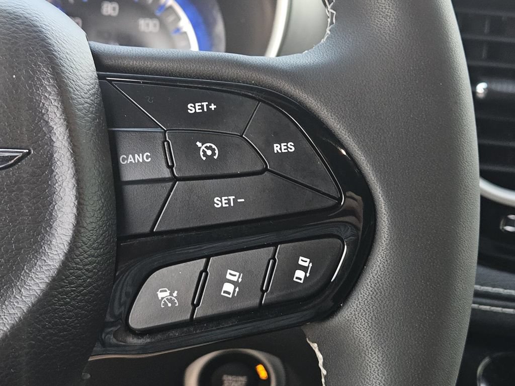 2023 Chrysler Pacifica Touring - Photo 18