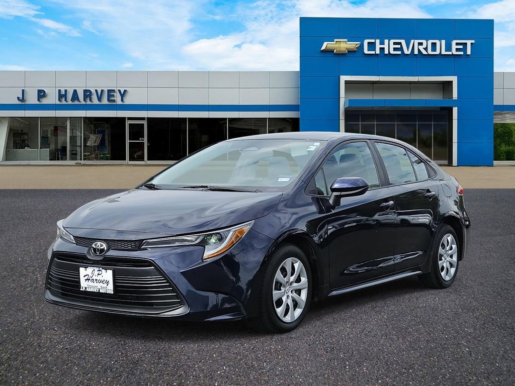 2023 Toyota Corolla LE photo 3