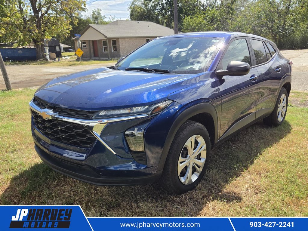 Used 2024 Chevrolet Trax LS with VIN KL77LFE25RC067284 for sale in Clarksville, TX