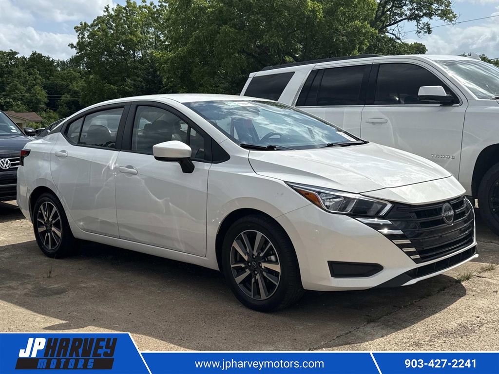 2024 Nissan Versa 1.6 SV CVT's photo
